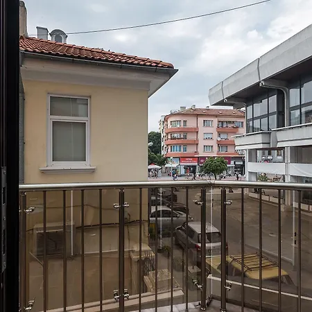 Caro & ホテル ヴァルナ