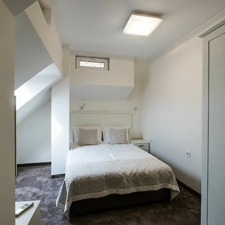 Caro & Hotel 3*